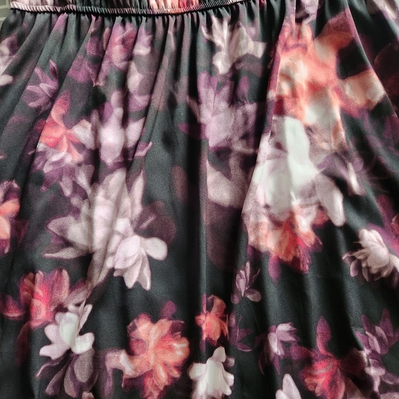 Simply Vera Wang Short Sleeve Floral High-Low Midi Dress, Purple, Size: L - Picture 3 of 6